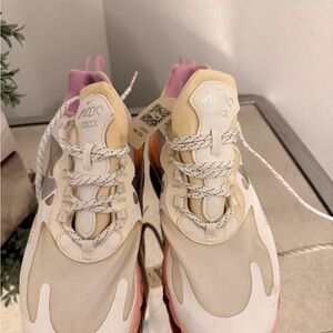 Nike Air Sneakers in Cream and Pink